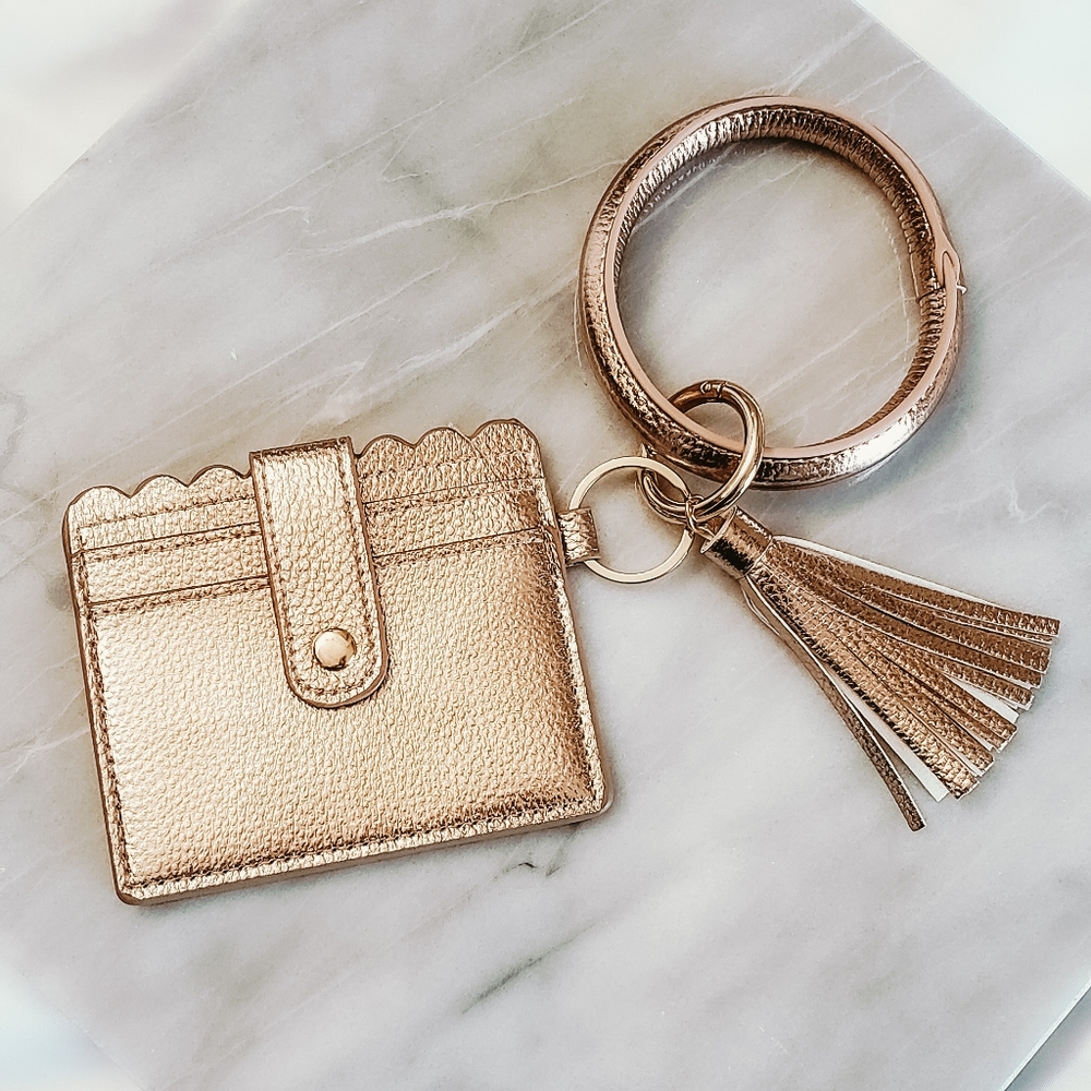 THE LUXE HAVEN Gold Keychain Wallet Wristlet